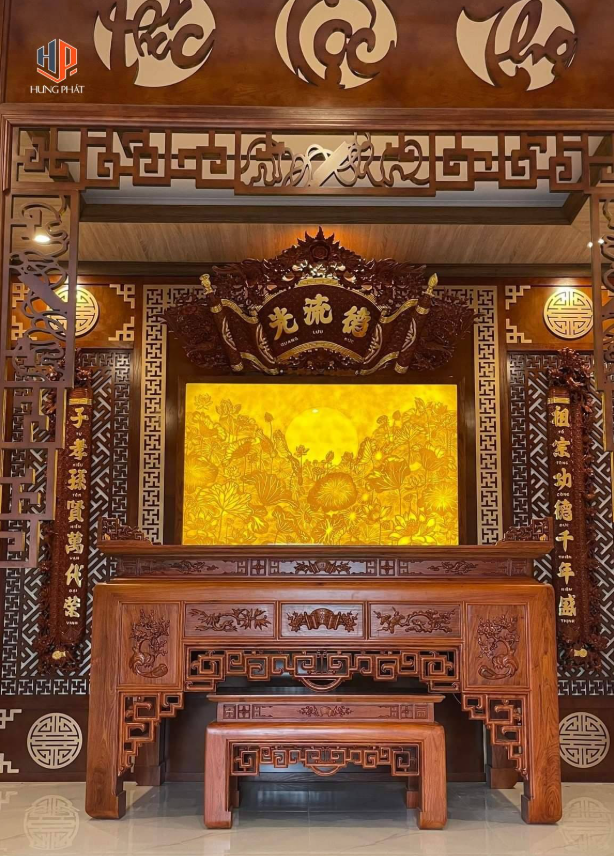 câu đối trên bàn thờ gia tiên.png